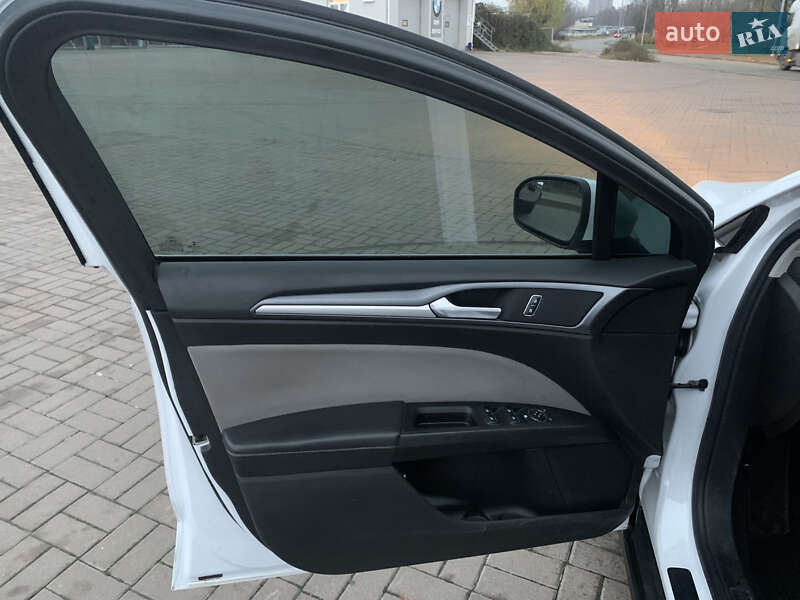 Седан Ford Fusion 2016 в Киеве фото 15 Седан Ford Fusion 2016 в Киеве