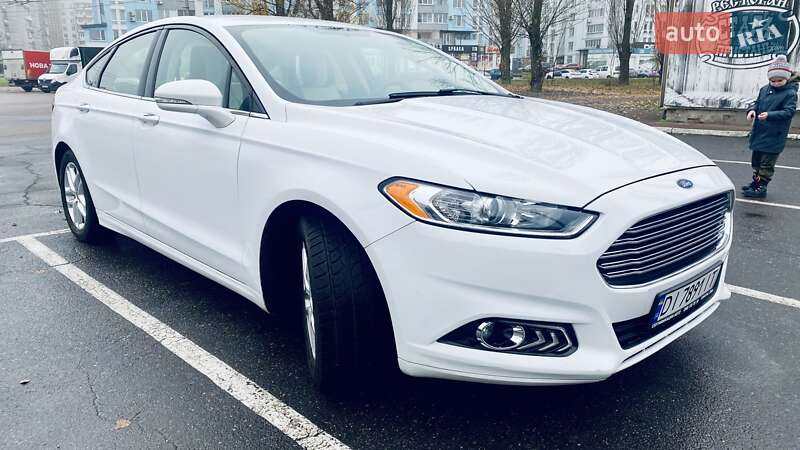 Седан Ford Fusion 2014 в Черкасах