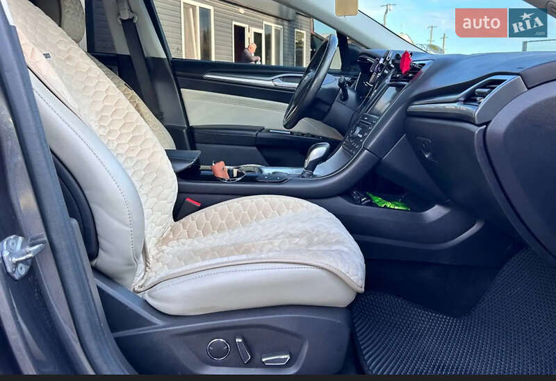 Седан Ford Fusion 2015 в Одесі