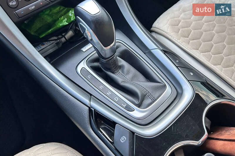 Седан Ford Fusion 2015 в Одесі