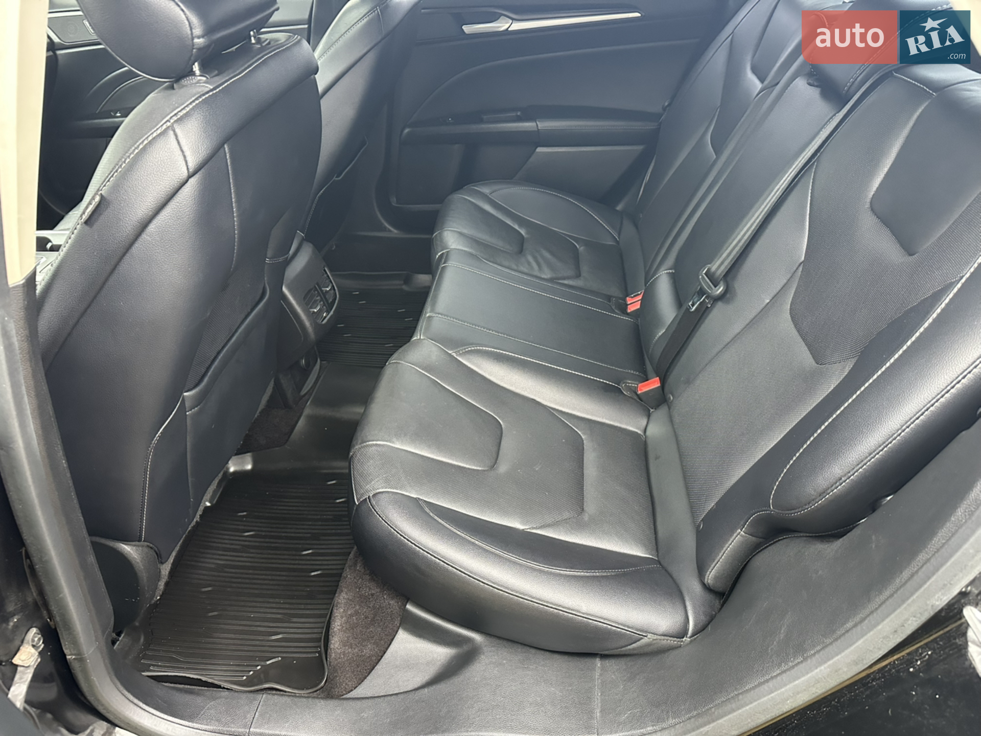 2016 Ford Fusion - мініатюра 33