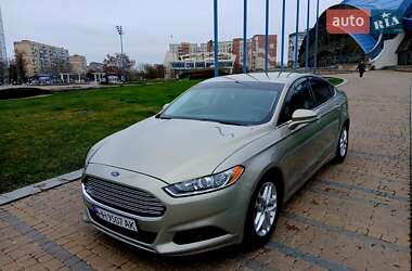Седан Ford Fusion 2015 в Южном