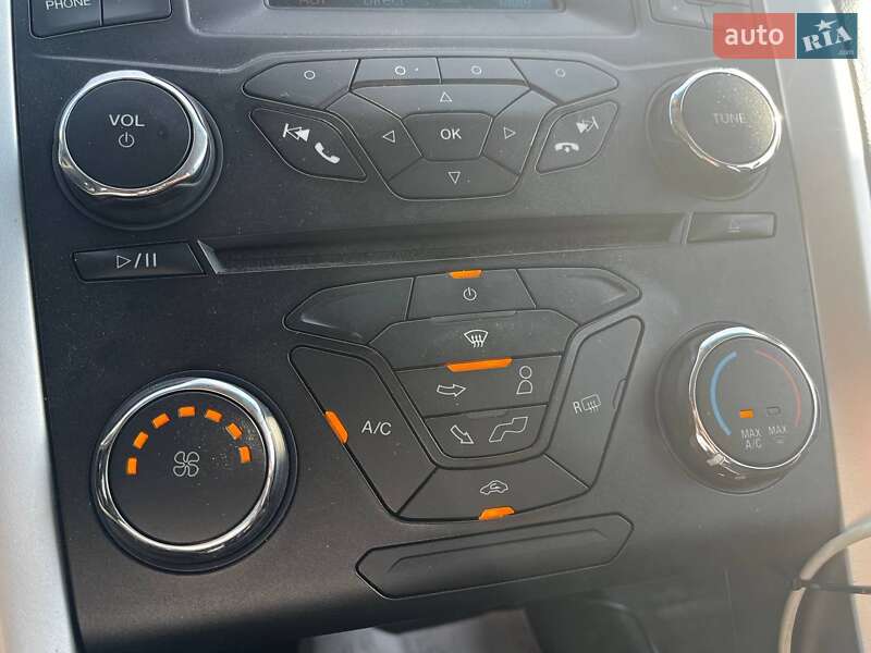 Седан Ford Fusion 2016 в Киеве фото 25 Седан Ford Fusion 2016 в Киеве