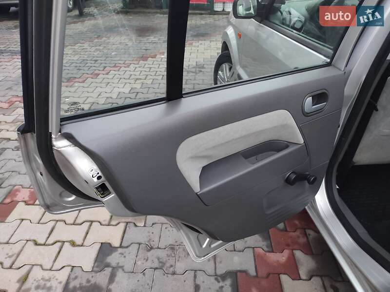 Хэтчбек Ford Fusion 2004 в Виннице фото 17 Хэтчбек Ford Fusion 2004 в Виннице