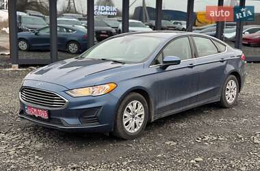 Седан Ford Fusion 2019 в Луцьку