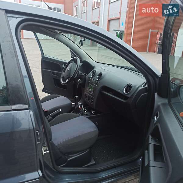 Хэтчбек Ford Fusion 2008 в Ивано-Франковске