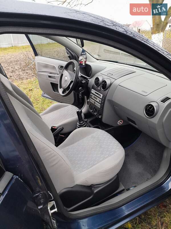 Хэтчбек Ford Fusion 2003 в Луцке фото 11 Хэтчбек Ford Fusion 2003 в Луцке