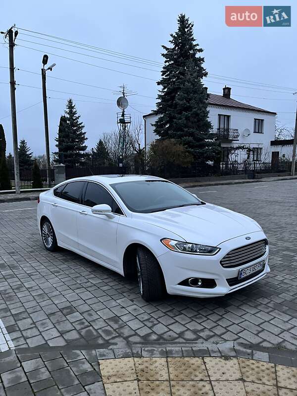 Седан Ford Fusion 2014 в Бродах
