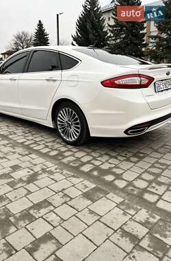 Седан Ford Fusion 2014 в Бродах