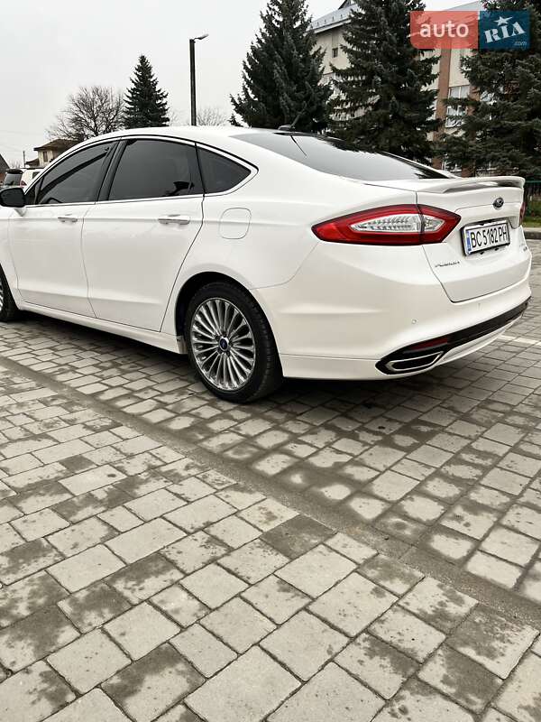 Седан Ford Fusion 2014 в Бродах