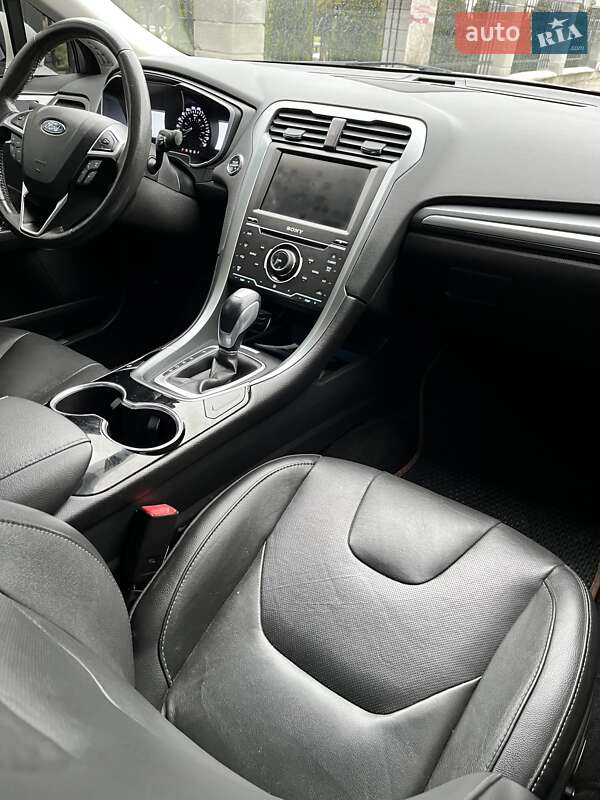 Седан Ford Fusion 2014 в Бродах