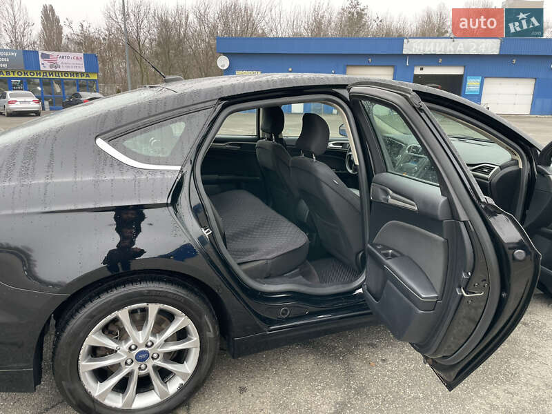 Седан Ford Fusion 2017 в Киеве фото 8 Седан Ford Fusion 2017 в Киеве