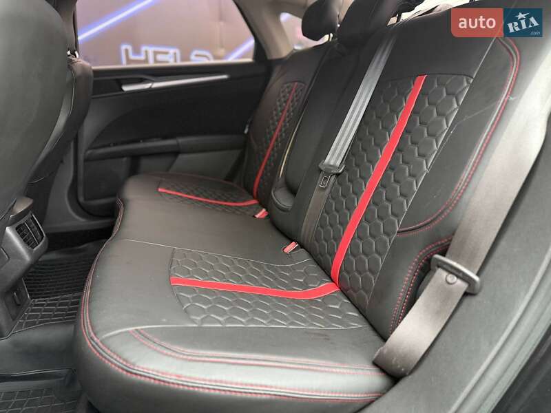 Седан Ford Fusion 2013 в Запоріжжі