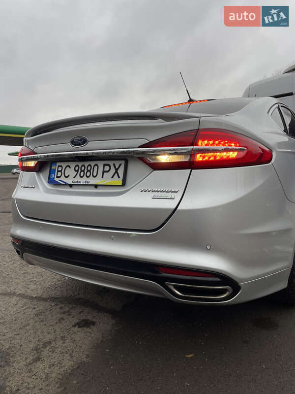 Седан Ford Fusion 2016 в Львове