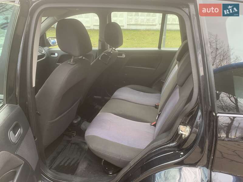 Хетчбек Ford Fusion 2008 в Львові