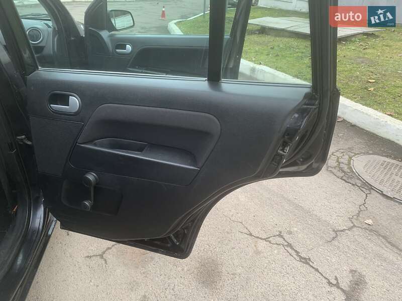 Хетчбек Ford Fusion 2008 в Львові