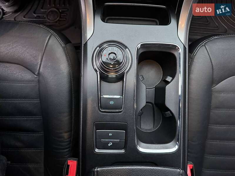 Седан Ford Fusion 2016 в Киеве фото 22 Седан Ford Fusion 2016 в Киеве