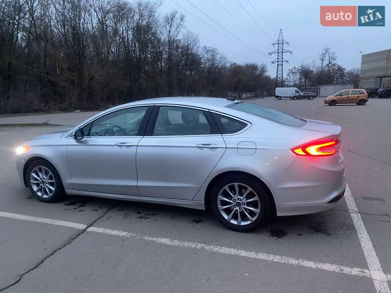 Седан Ford Fusion 2016 в Дніпрі