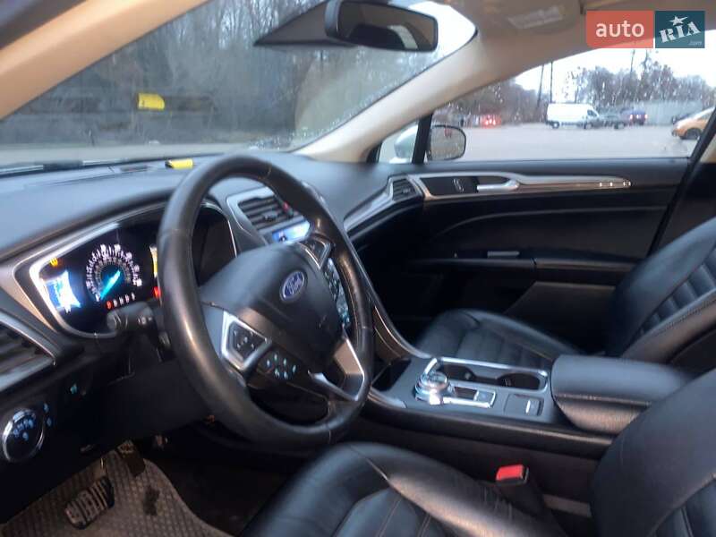 Седан Ford Fusion 2016 в Дніпрі