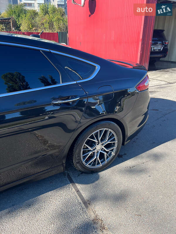 Седан Ford Fusion 2013 в Вышгороде