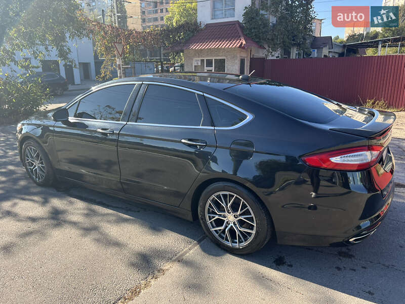 Седан Ford Fusion 2013 в Вышгороде