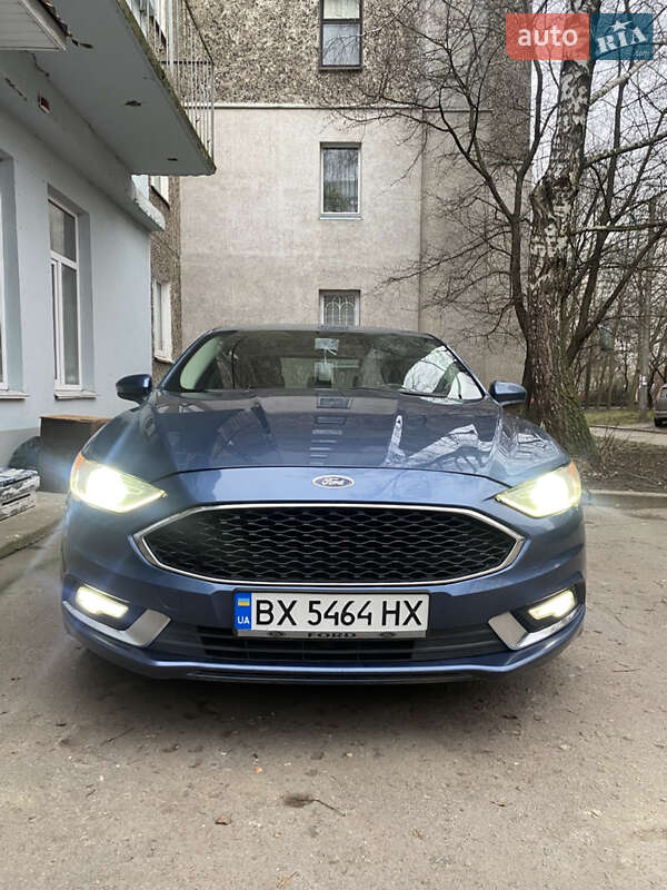 Седан Ford Fusion 2018 в Староконстантинове