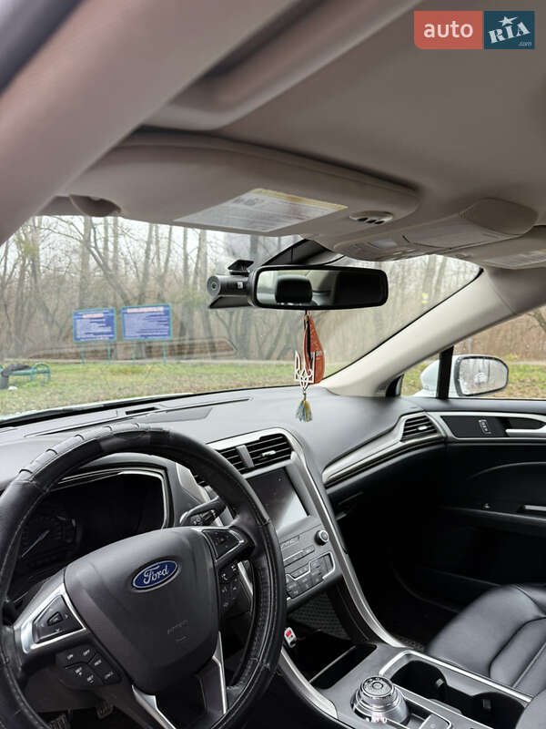 Седан Ford Fusion 2019 в Стрые