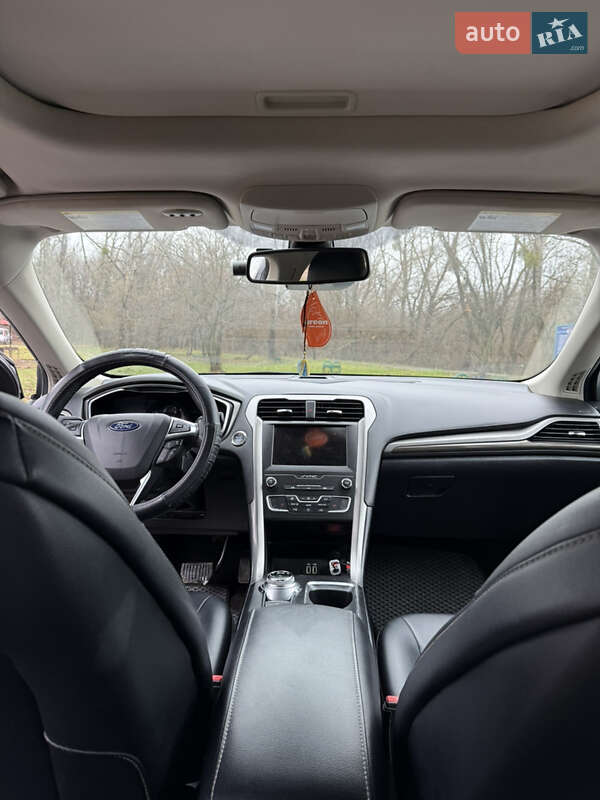 Седан Ford Fusion 2019 в Стрые