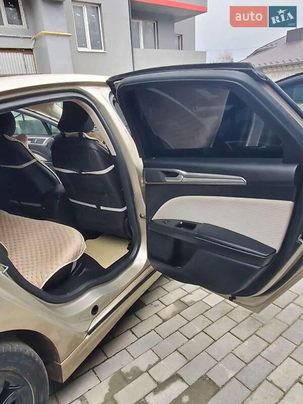 Седан Ford Fusion 2019 в Борщеве