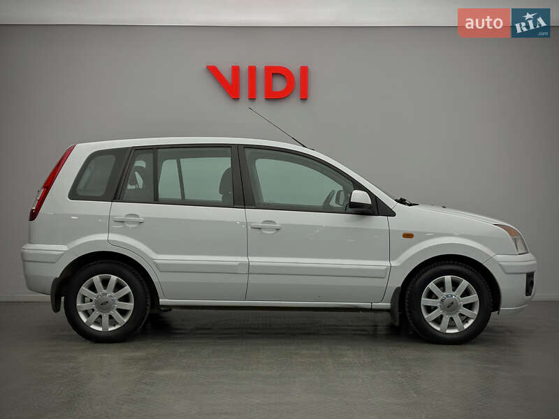 Хэтчбек Ford Fusion 2010 в Киеве