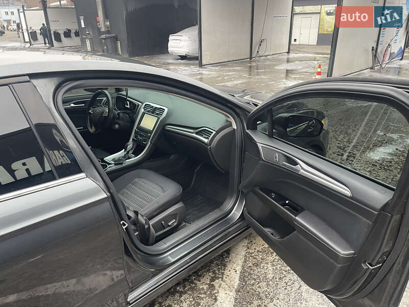 Седан Ford Fusion 2015 в Киеве