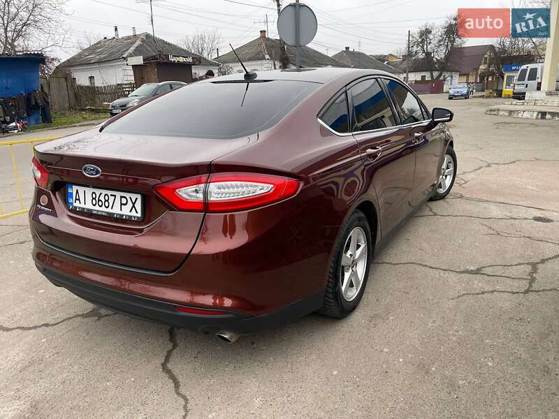 Седан Ford Fusion 2015 в Радомышле
