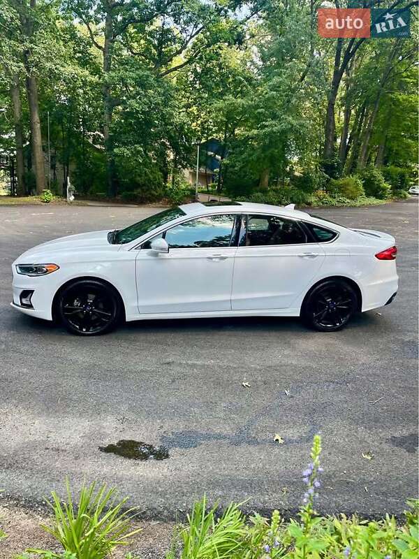 Седан Ford Fusion 2019 в Ивано-Франковске