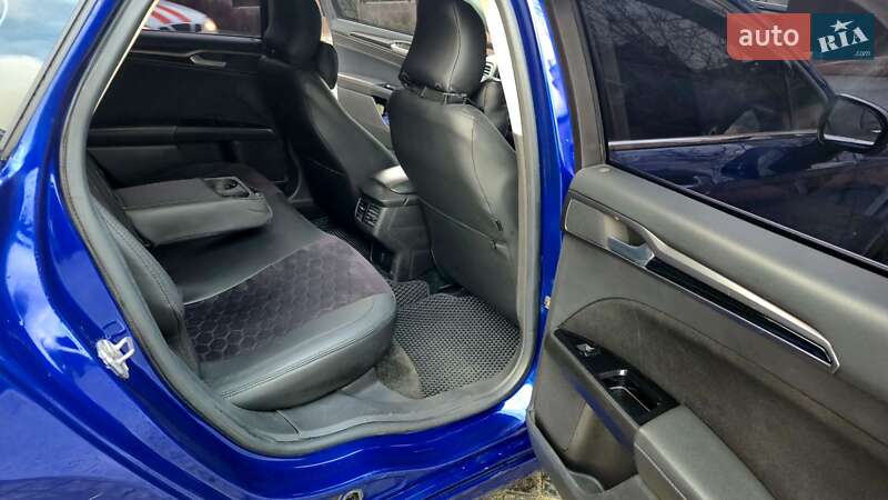 Седан Ford Fusion 2016 в Киеве фото 11 Седан Ford Fusion 2016 в Киеве