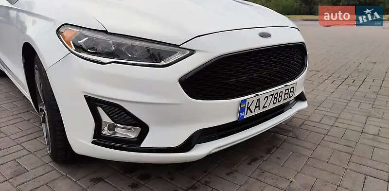 Седан Ford Fusion 2018 в Киеве фото 3 Седан Ford Fusion 2018 в Киеве