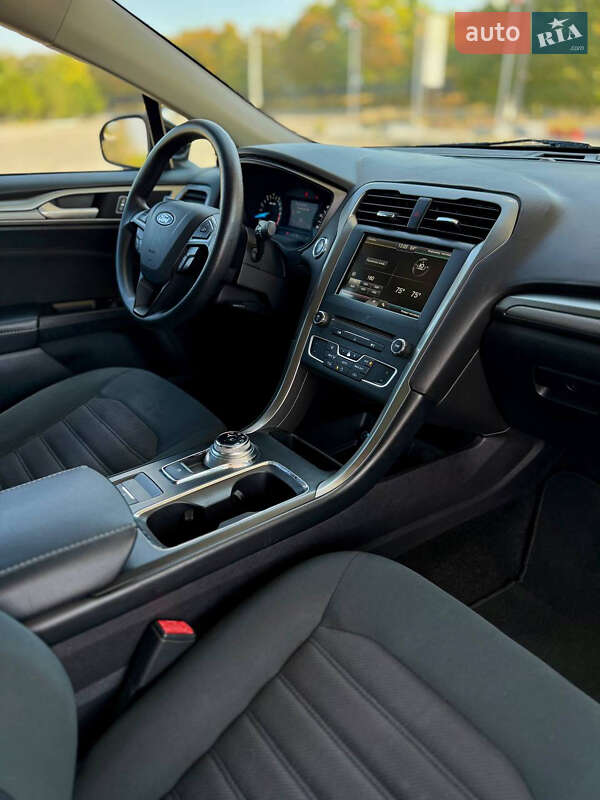 Седан Ford Fusion 2016 в Днепре