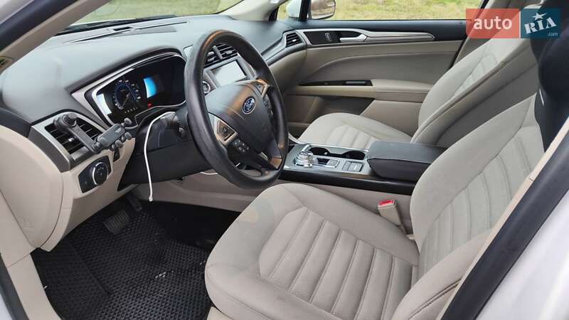 Седан Ford Fusion 2018 в Дрогобыче