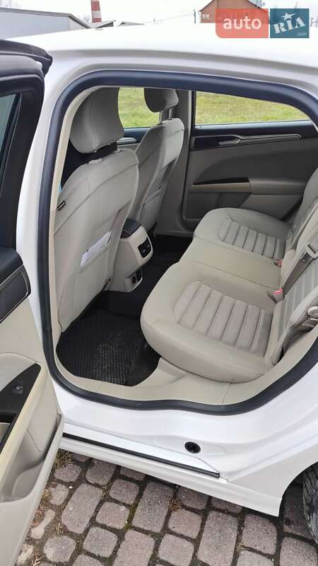 Седан Ford Fusion 2018 в Дрогобыче