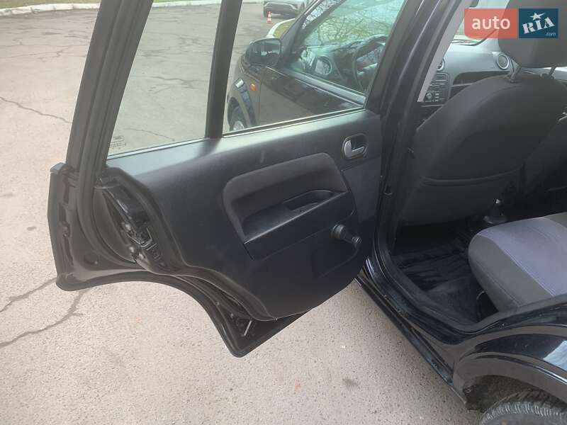 Хэтчбек Ford Fusion 2008 в Львове фото 12 Хэтчбек Ford Fusion 2008 в Львове