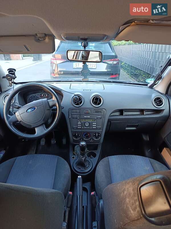 Хэтчбек Ford Fusion 2008 в Ровно