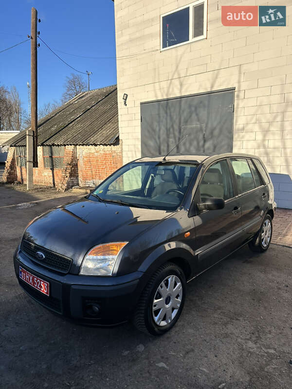 Хэтчбек Ford Fusion 2007 в Хороле