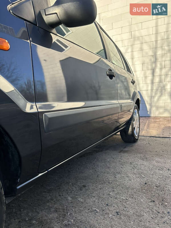 Хэтчбек Ford Fusion 2007 в Хороле