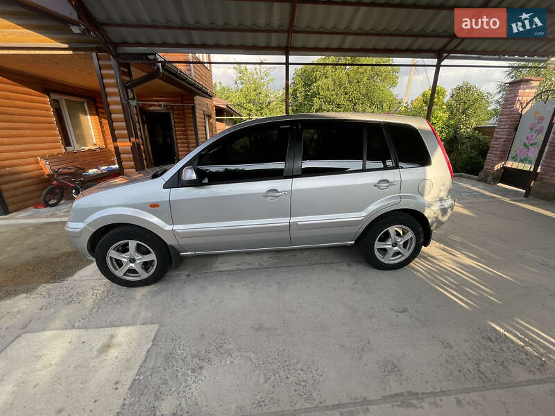 Хэтчбек Ford Fusion 2011 в Калиновке