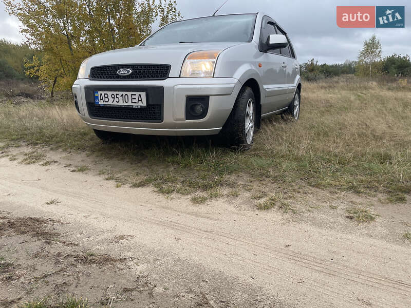 Хэтчбек Ford Fusion 2011 в Калиновке