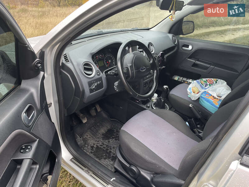 Хэтчбек Ford Fusion 2011 в Калиновке