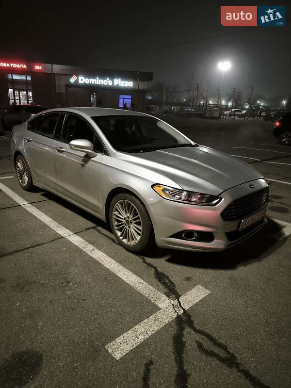 Седан Ford Fusion 2015 в Киеве фото Седан Ford Fusion 2015 в Киеве