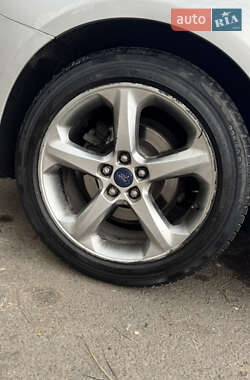 Седан Ford Fusion 2014 в Львове