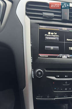 Седан Ford Fusion 2014 в Львове