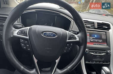 Седан Ford Fusion 2014 в Львове