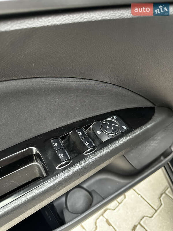 Седан Ford Fusion 2013 в Ровно фото 31 Седан Ford Fusion 2013 в Ровно